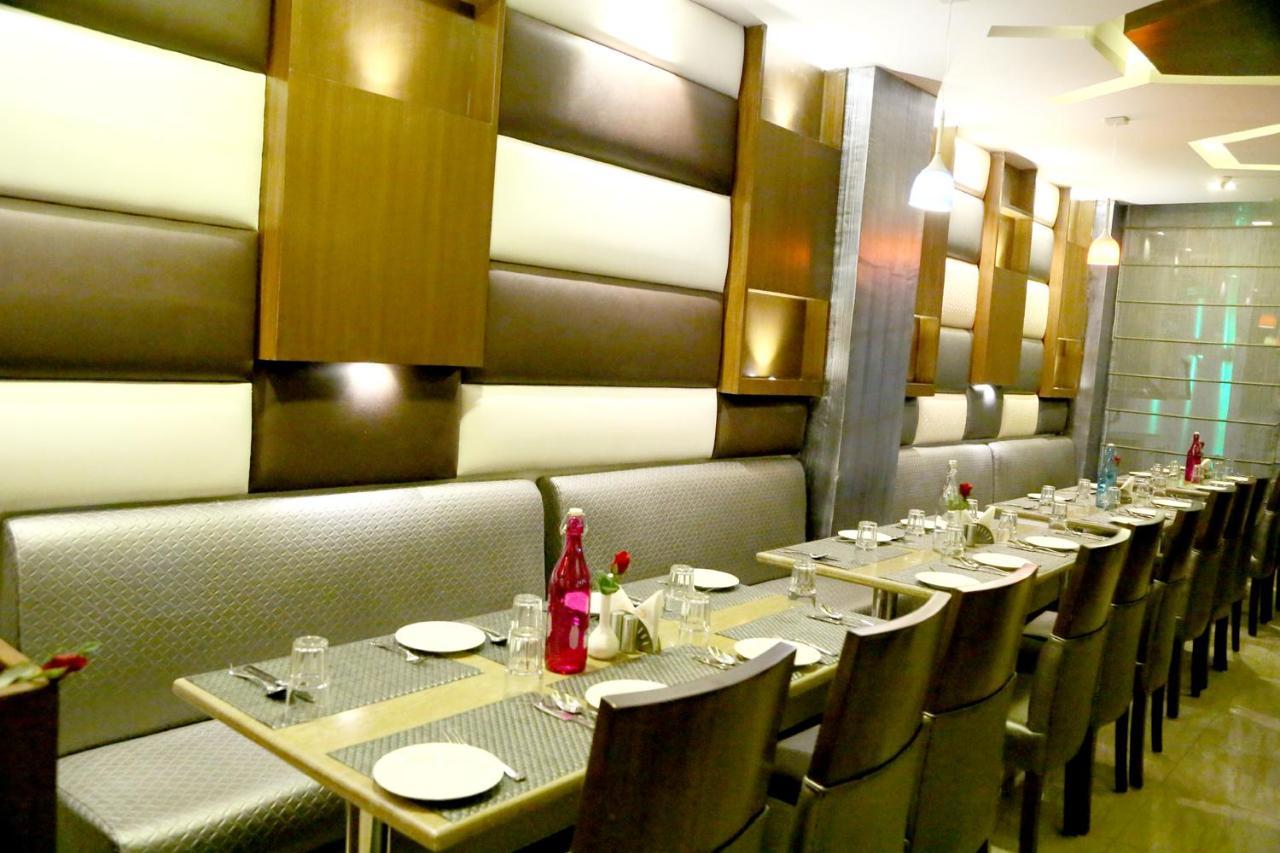 Hotel S C Residency Zirakpur 외부 사진