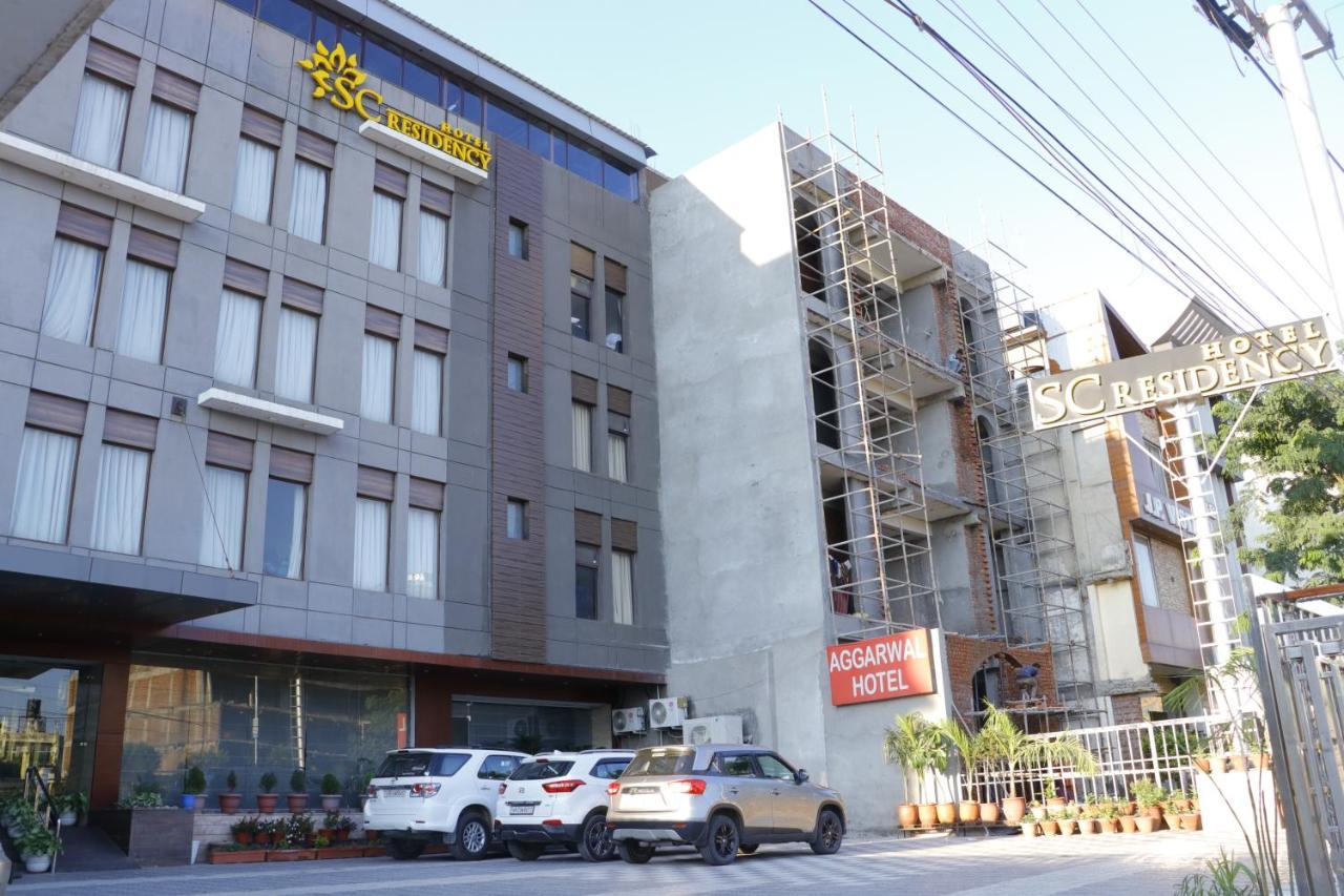 Hotel S C Residency Zirakpur 외부 사진