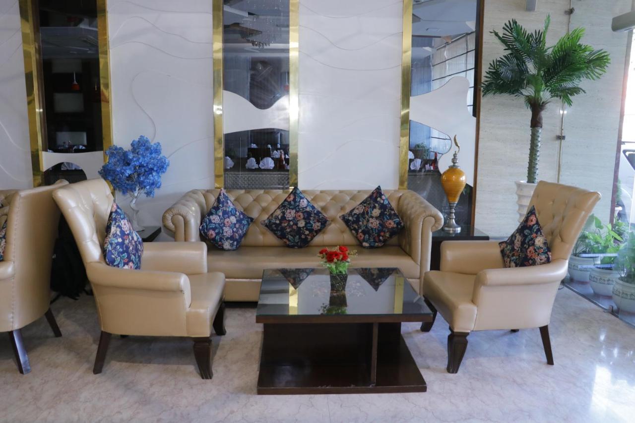Hotel S C Residency Zirakpur 외부 사진