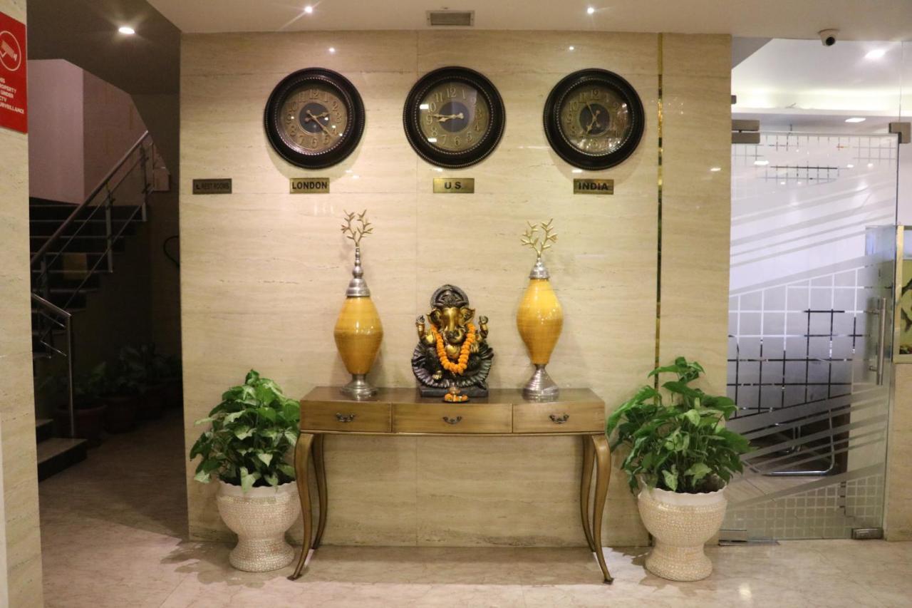 Hotel S C Residency Zirakpur 외부 사진