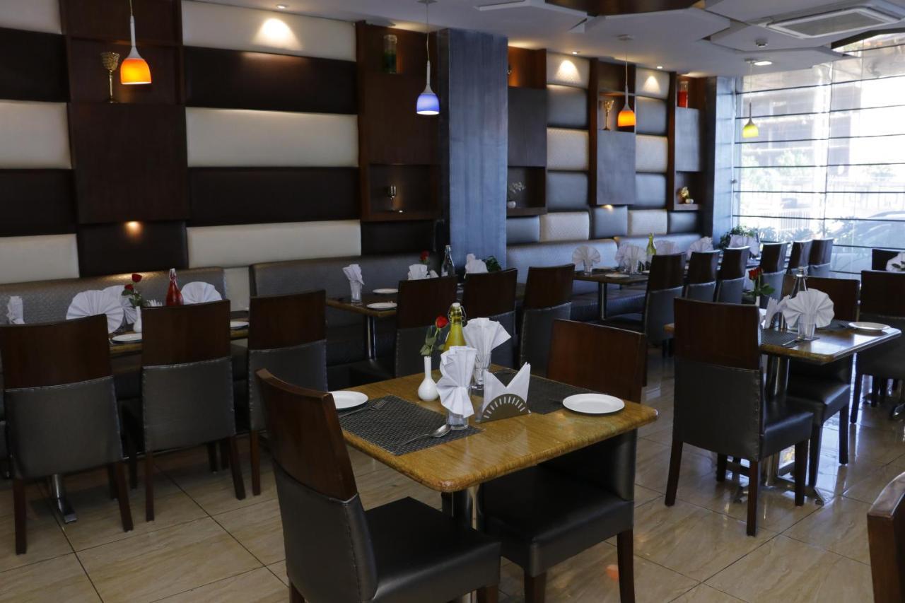 Hotel S C Residency Zirakpur 외부 사진