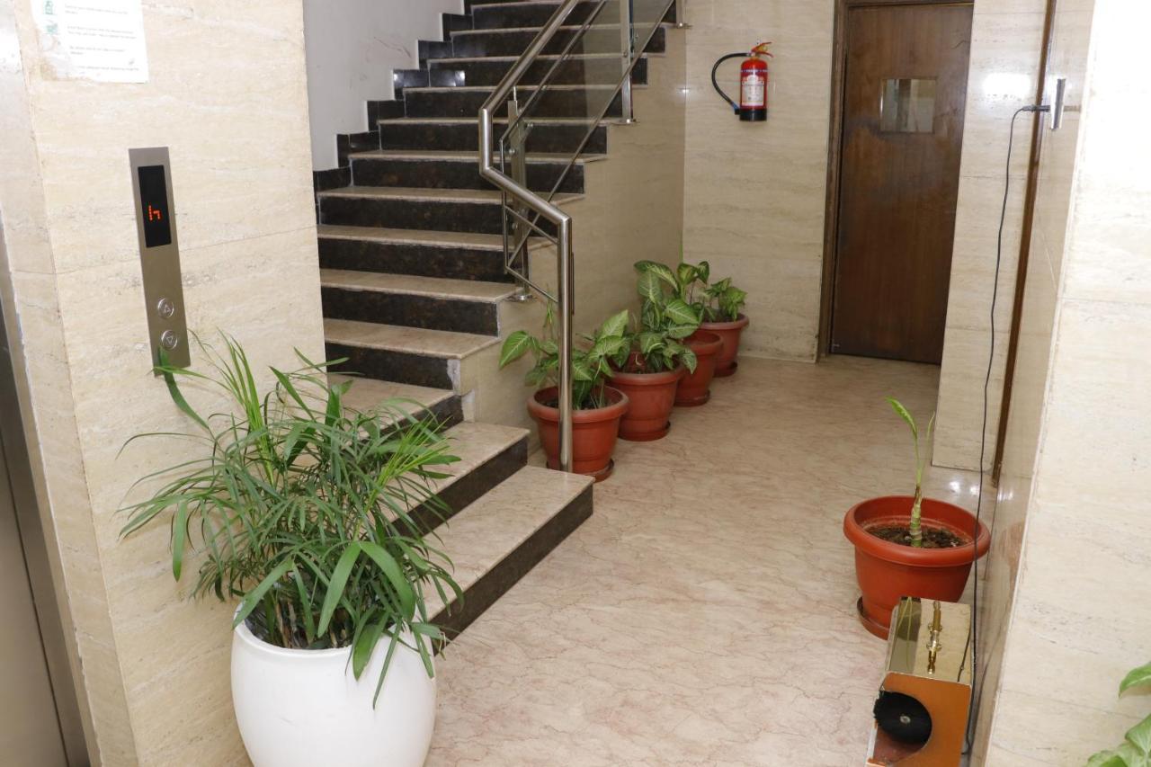 Hotel S C Residency Zirakpur 외부 사진