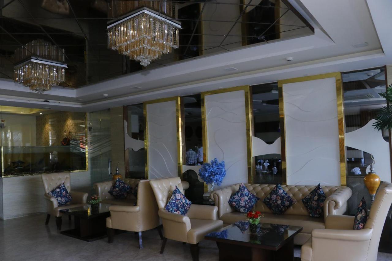 Hotel S C Residency Zirakpur 외부 사진
