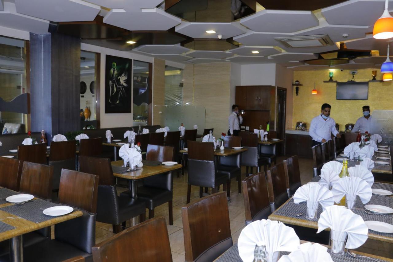 Hotel S C Residency Zirakpur 외부 사진