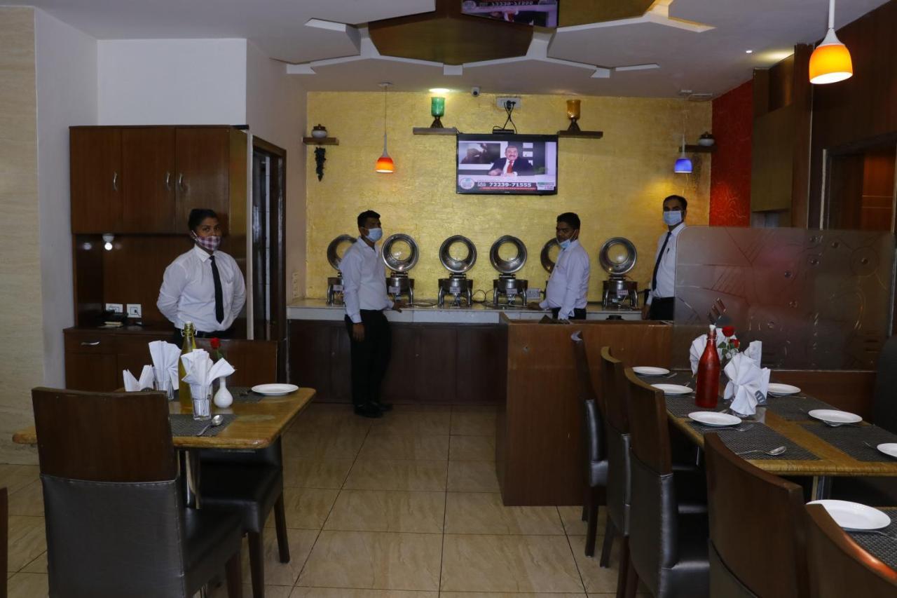 Hotel S C Residency Zirakpur 외부 사진