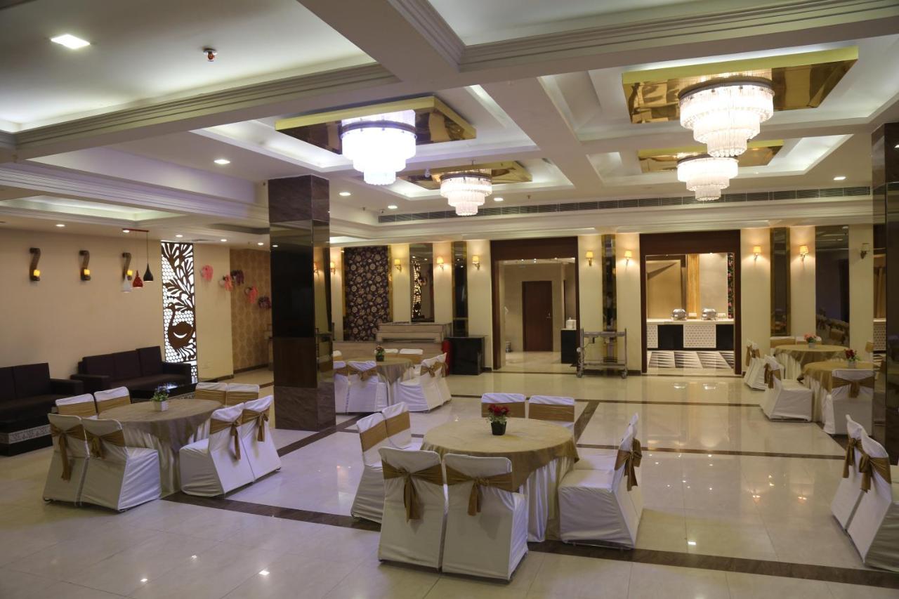 Hotel S C Residency Zirakpur 외부 사진